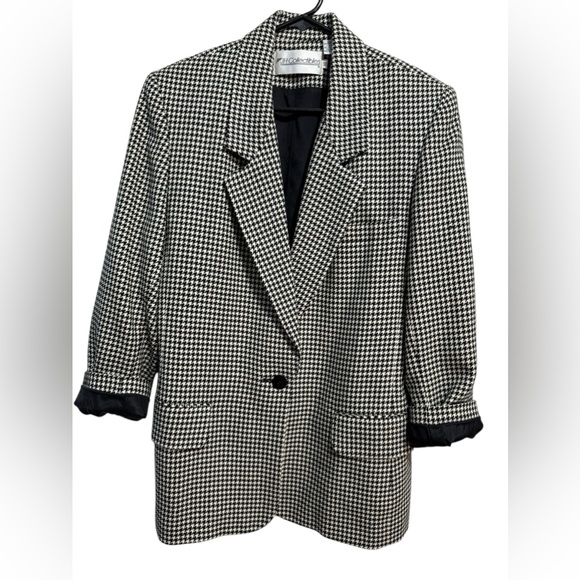 JH Collectibles Classic Black and White Houndstooth Women's Coat - Picture 2 of 8